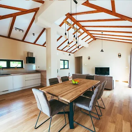 Βίλα New Home, With Pool In Near Makarska *