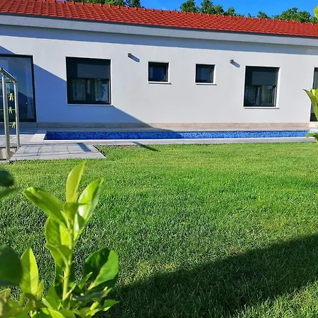 Βίλα New Home, With Pool In Near Makarska *