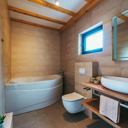 New Home, With Pool In Near Makarska فيلة *